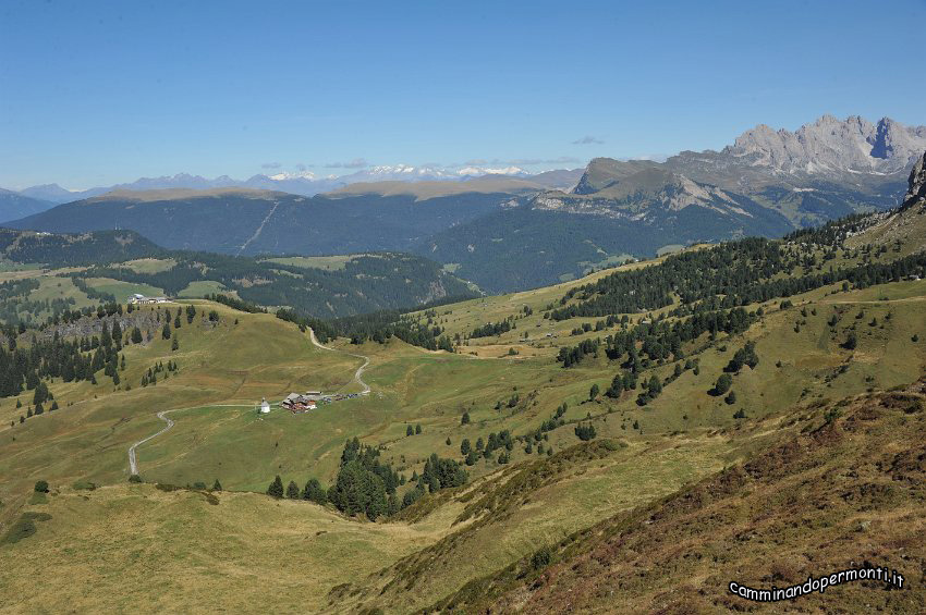 084 Alpe di Siusi - Rifugio Zallinger.JPG